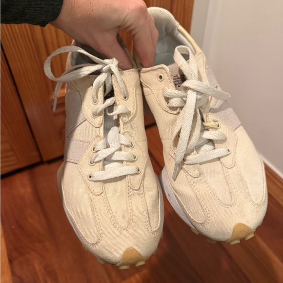 New Balance 327 Cream Sneakers - Picture 3 of 6